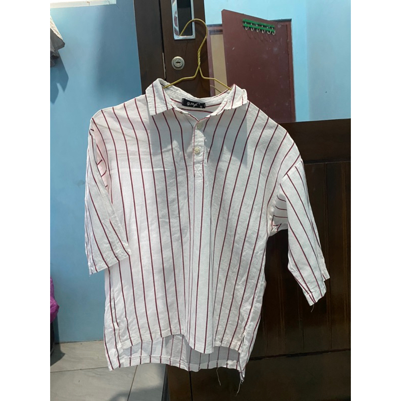kemeja fit body salur preloved