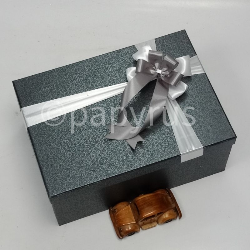 

PAPYRUS 25x35 Tinggi 15cm Kotak Kado Gift Box V1