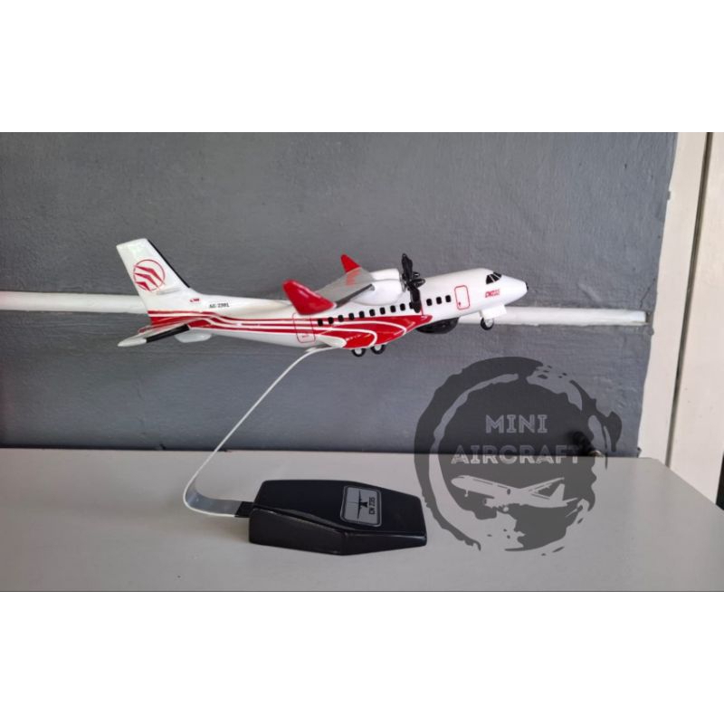 miniatur pesawat cn 235 FTB PTDI