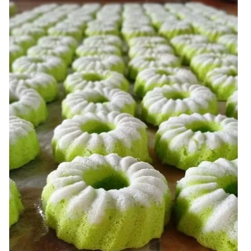

Kue putri ayu isi 10pcs/kue putu kukus/kue putu ayu/jajanan tradisional/bolu kukus snack