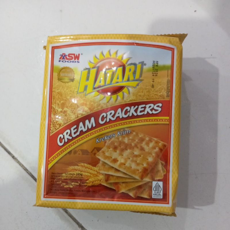 

hatari see hong puff cream crakers