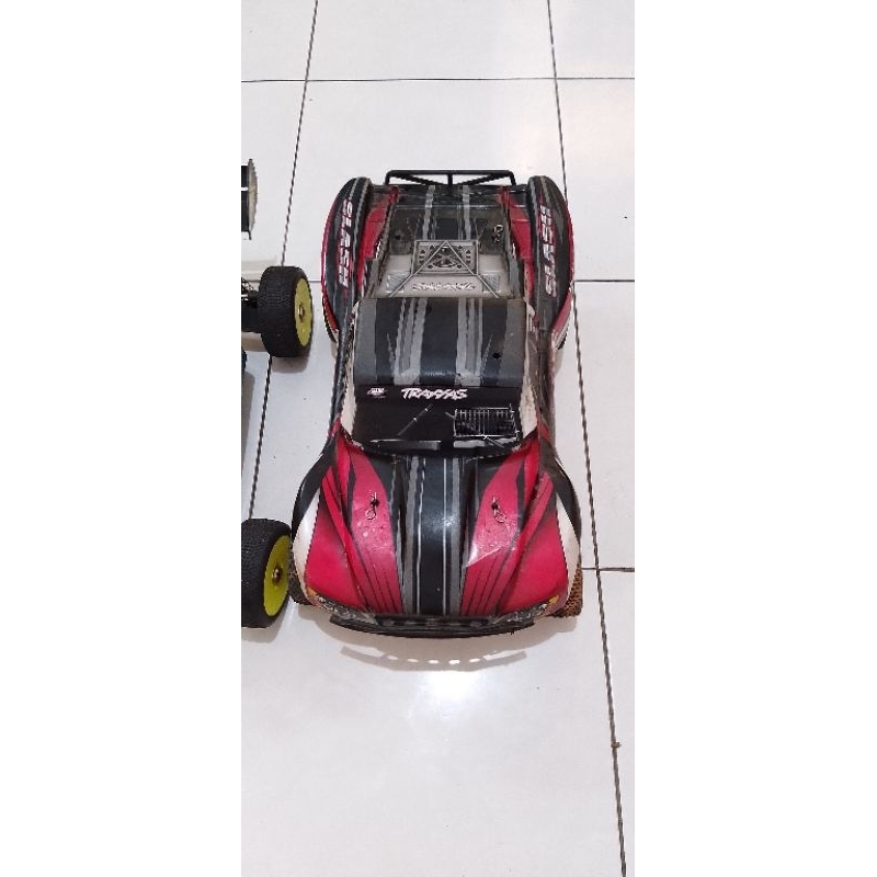 TRAXXAS SLASH