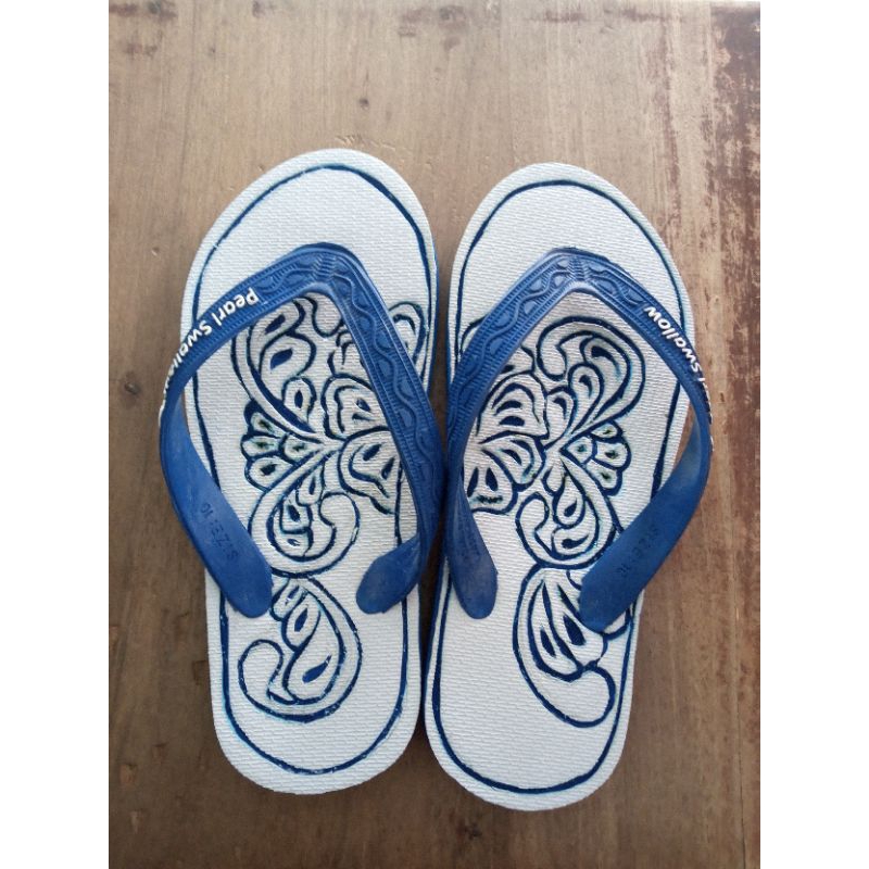 Sandal swallow ukir bunga