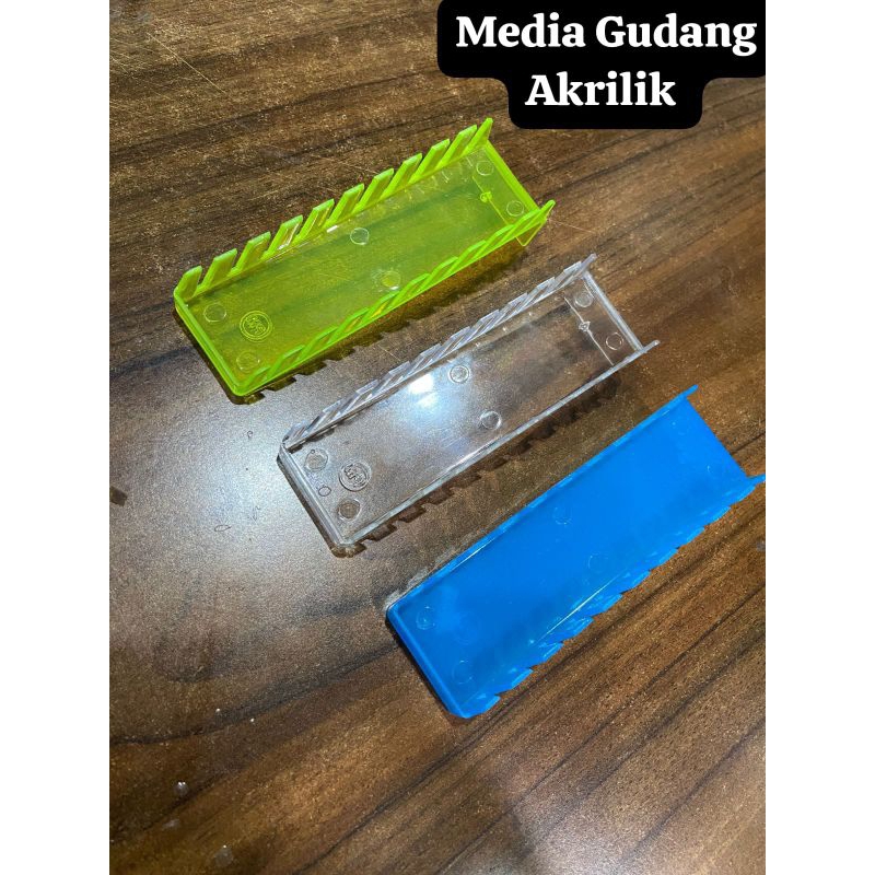 

Dudukan Kartu/Dudukan Voucher 3,5x13 cm 10 slot