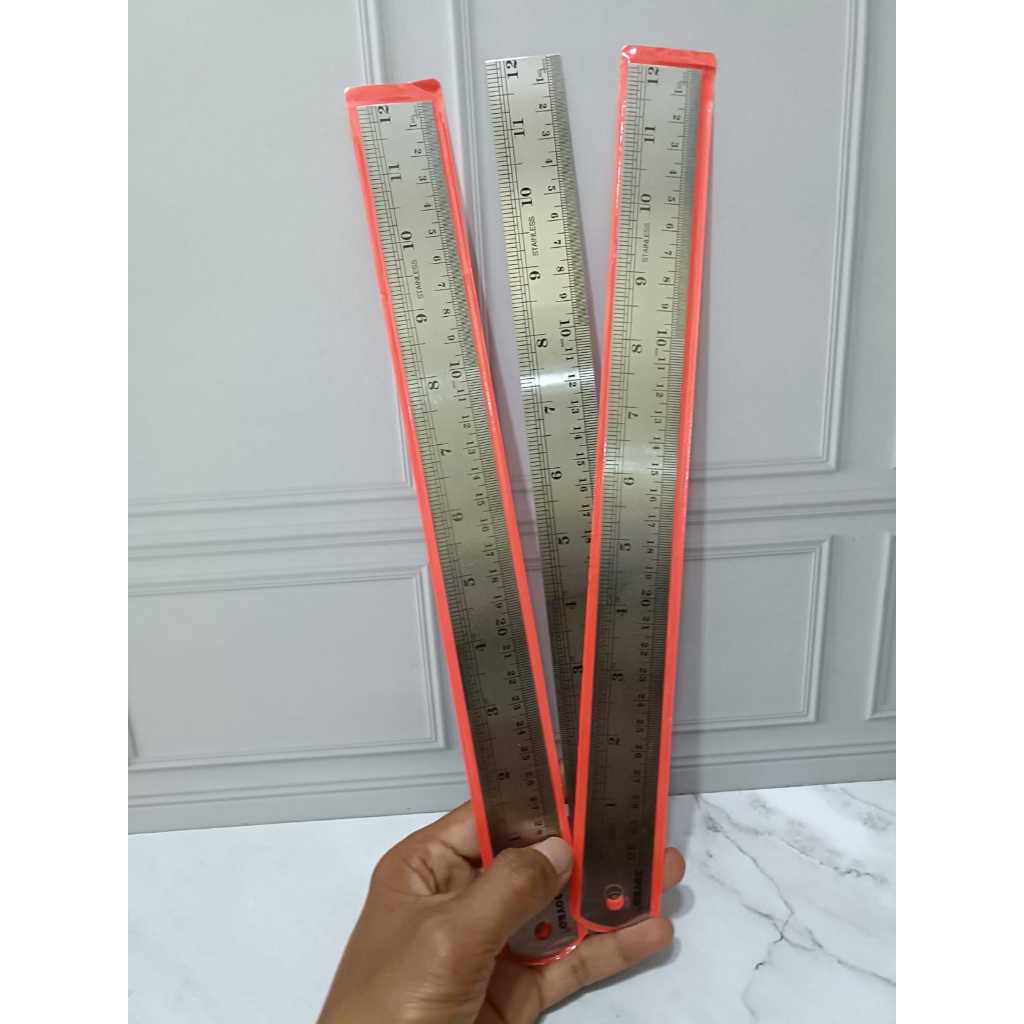 

Penggaris Besi 30cm Joyko / Penggaris Stainless