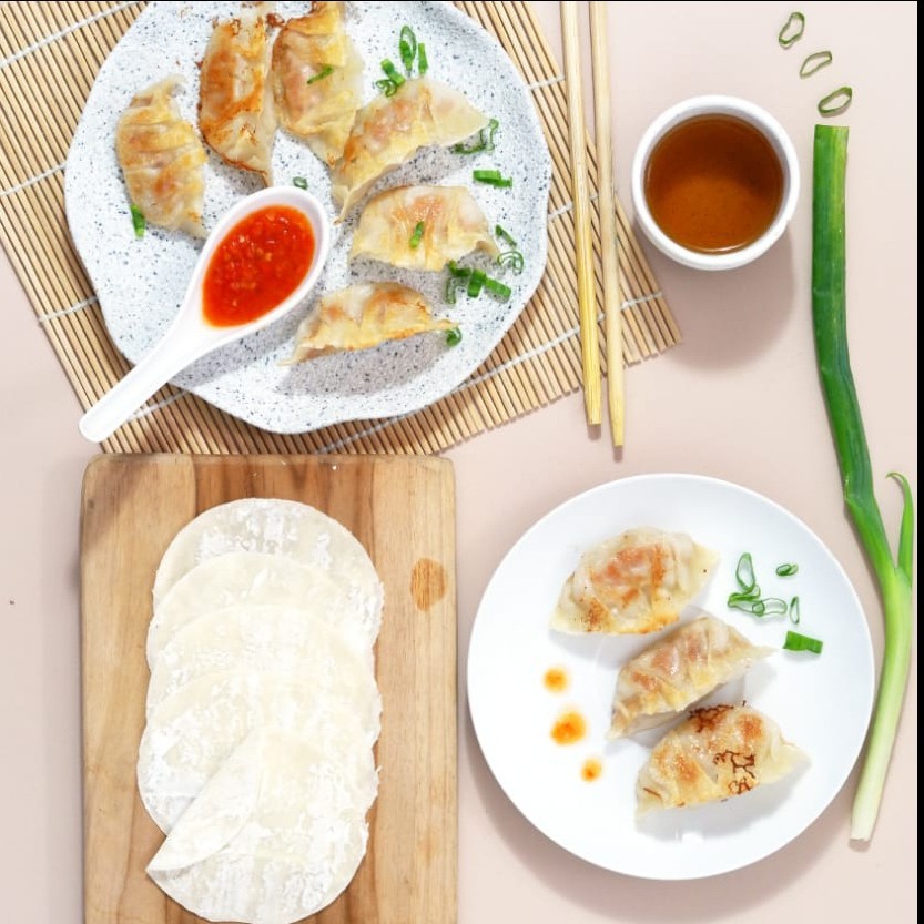 

RB22 Kulit Dumpling Premium Hand Made Diameter 10cm Isi 150