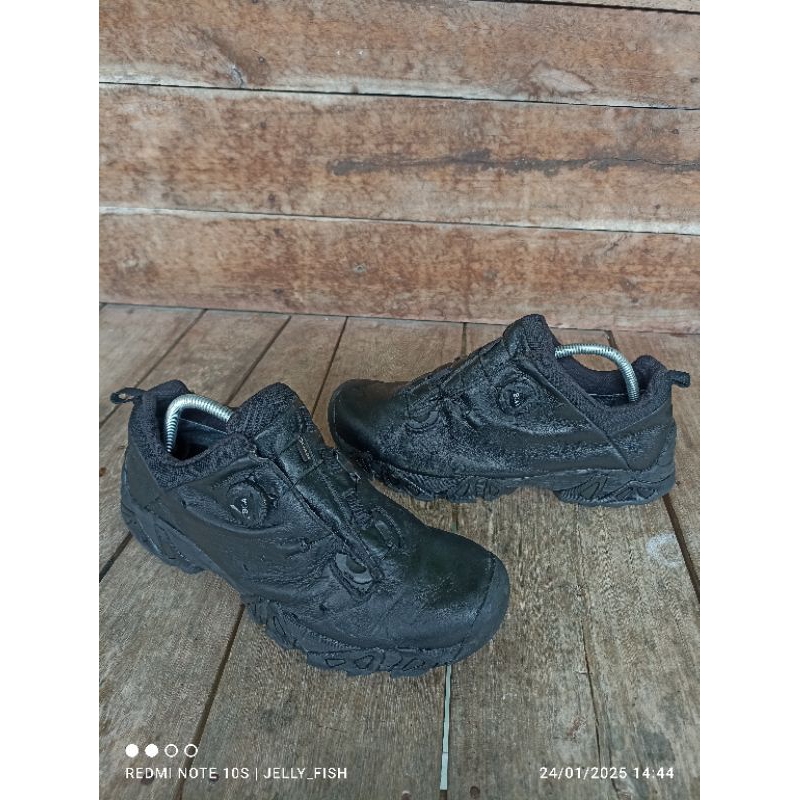 Sepatu Outdoor Treksta full black BOA Ori Second Size 42