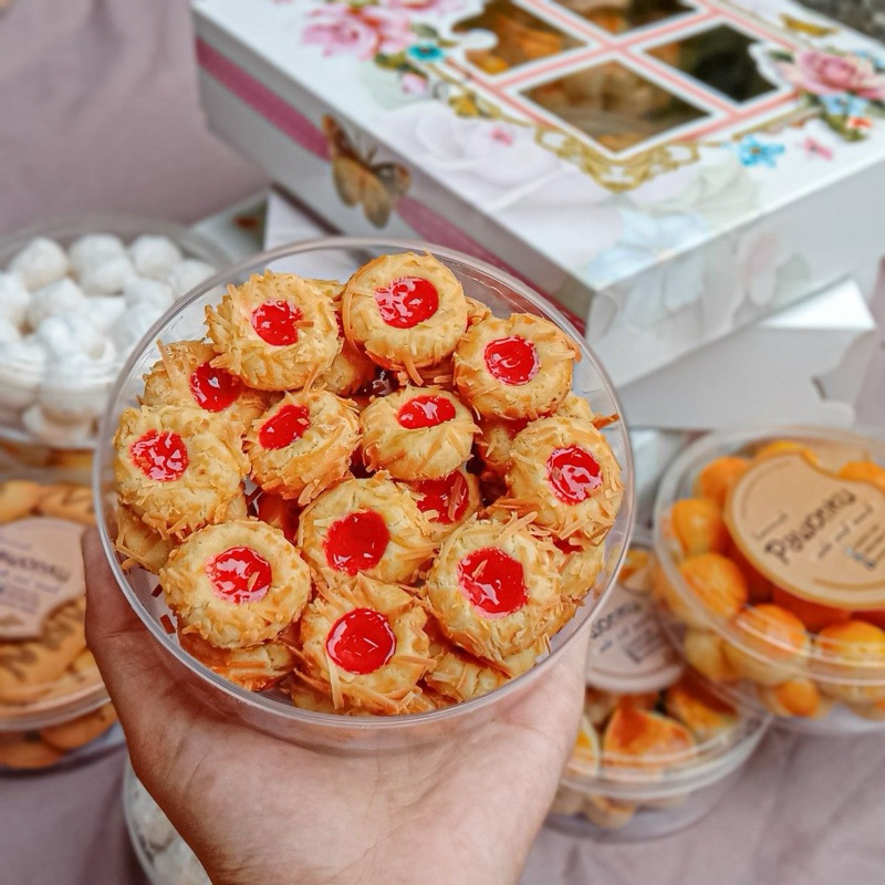 

thumbrint strawberry || kue thumbrint