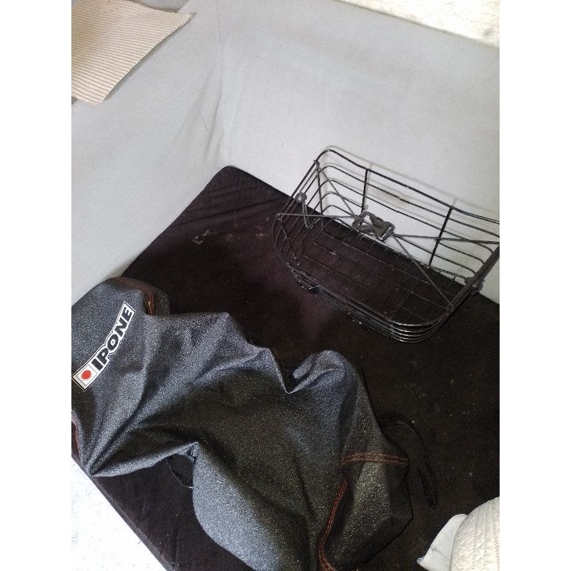 preloved keranjang sepeda/keranjang bekas sepeda/preloved pelindung jok sepeda/kulit jok motor