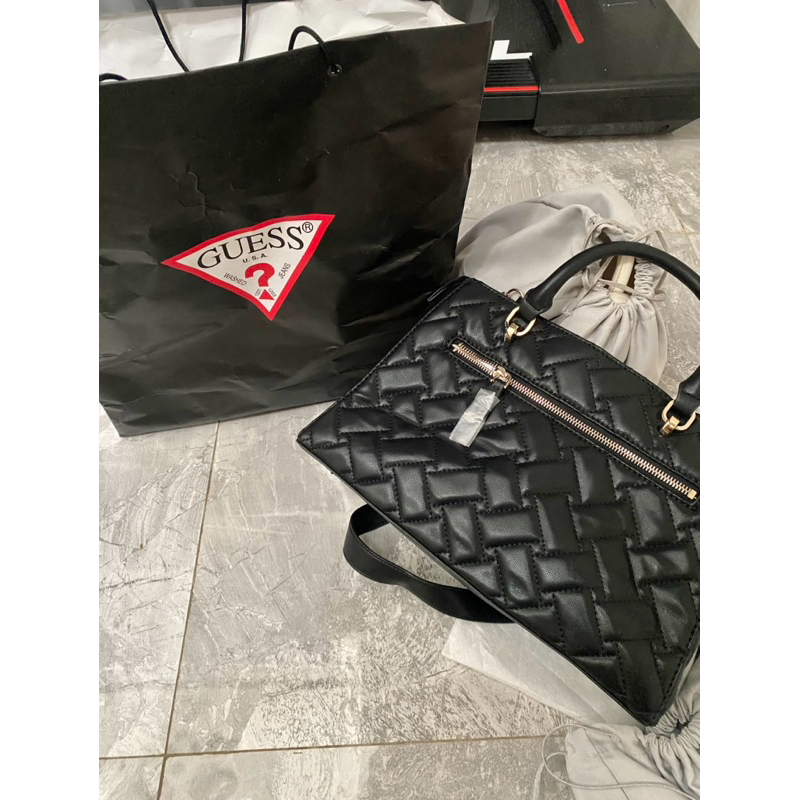 Preloved Tas Guess original store / prelove tas guess hitam / tas guess