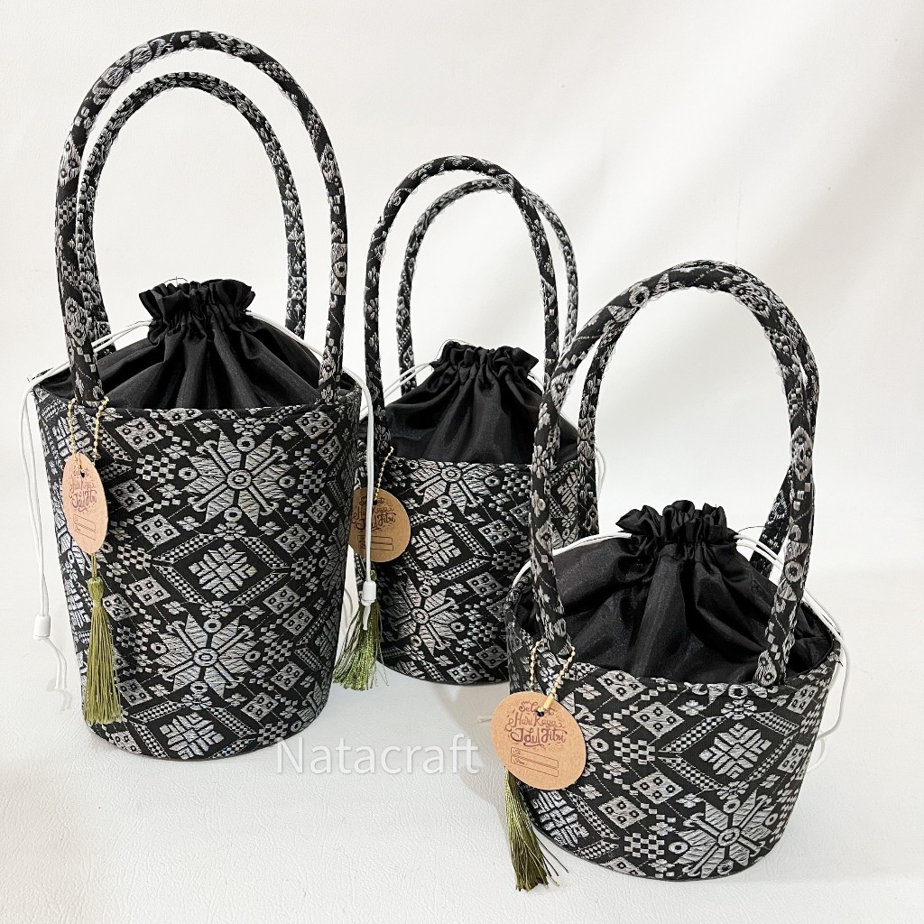 

RB Natacraft-Tas Hampers Parcel Lebaran Tas Kado Tas Souvenir Songket