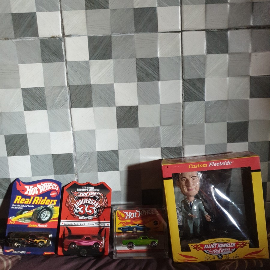 Hot Wheels RLC Neo Classics Custom Fleetside Convention Real Riders