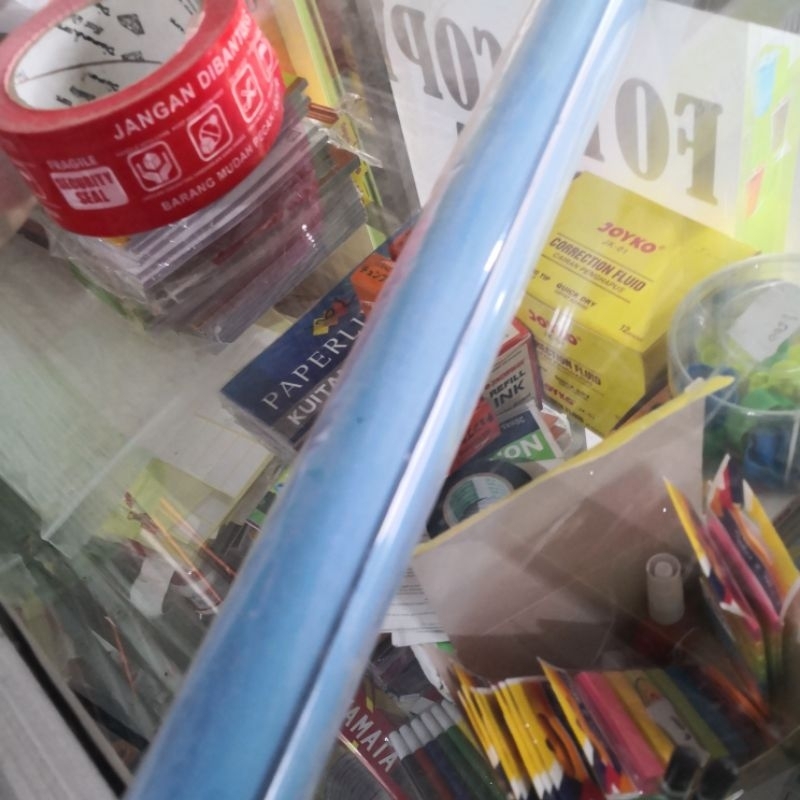

Kertas Karton biru tidak cerah