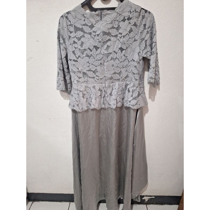 PRELOVED Dress panjang maxi pesta silver abu