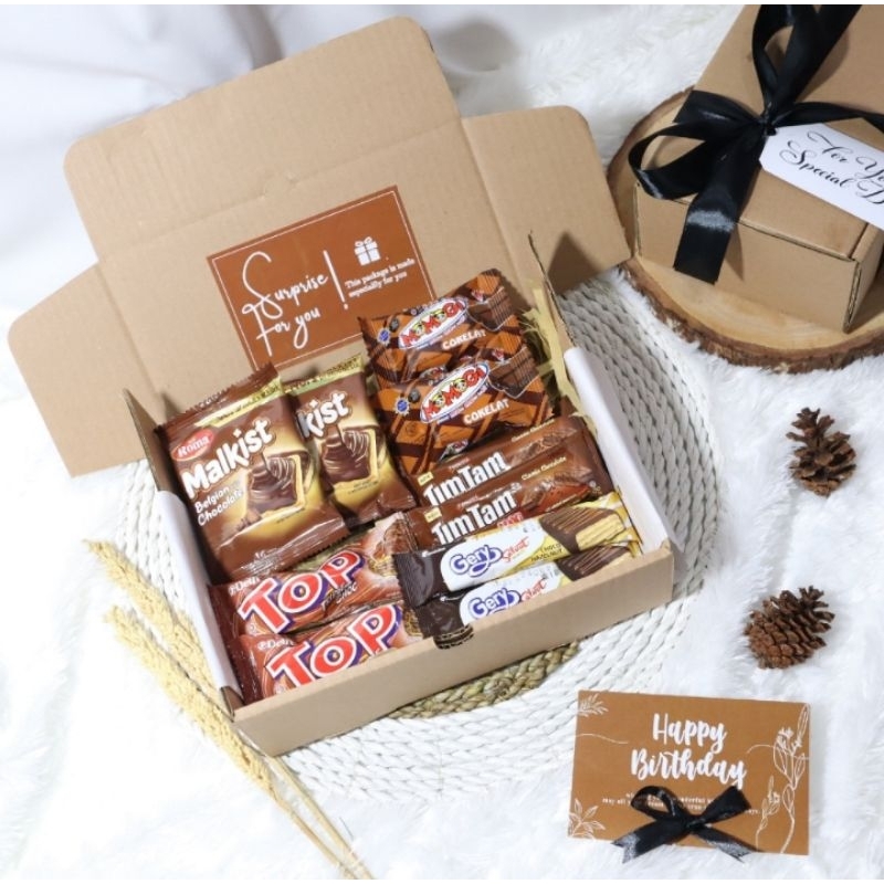 

SNACK BOX HAMPERS GIFT ULTAH WISUDA