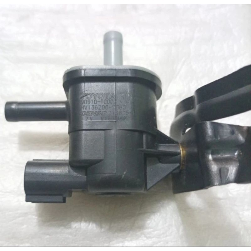 90910-tc002 vacum valve/ switch valve toyota yaris original.