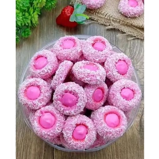 

Kue kering coconut strawberry