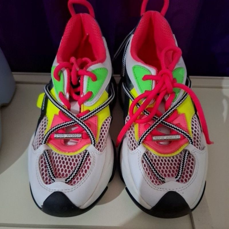 preloved sepatu steve madden