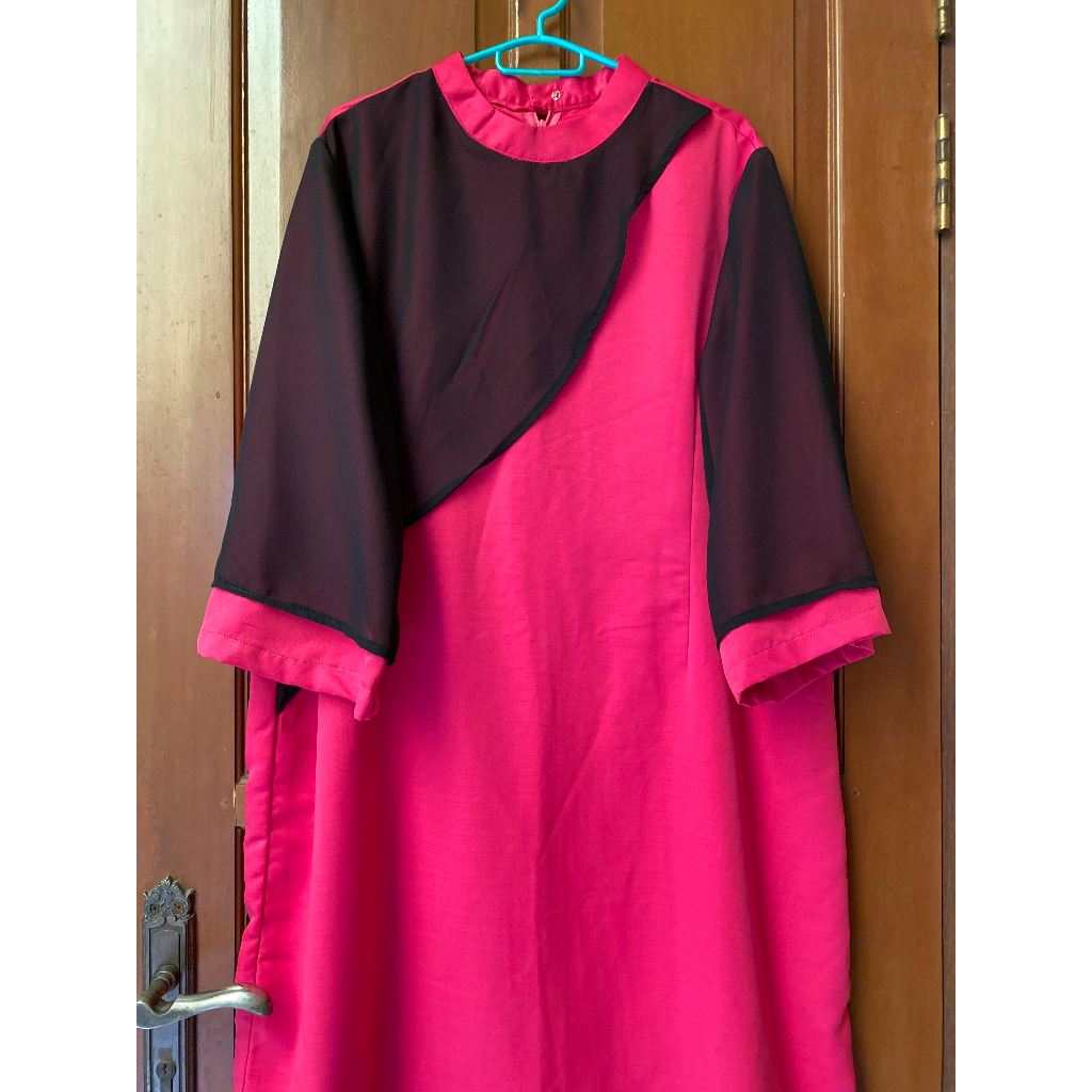 Prelobed Gamis Hitam Pink