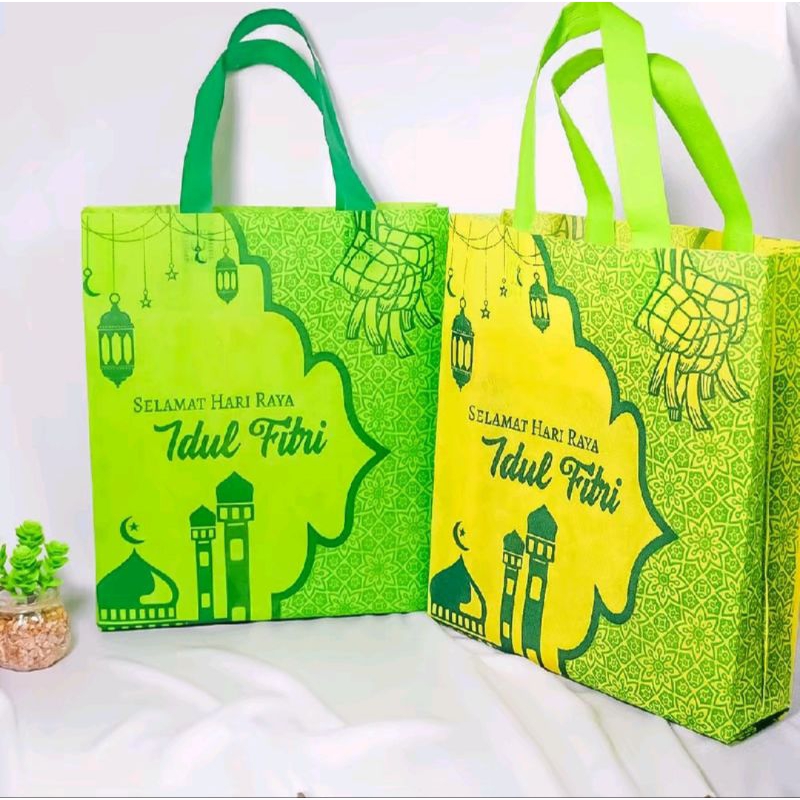 

Isi 12 Pcs Tas Kain Lebaran Idul Fitri Ukuran 30x40x10 Goodiebag Kantong Totebag Hampers Parcel THR