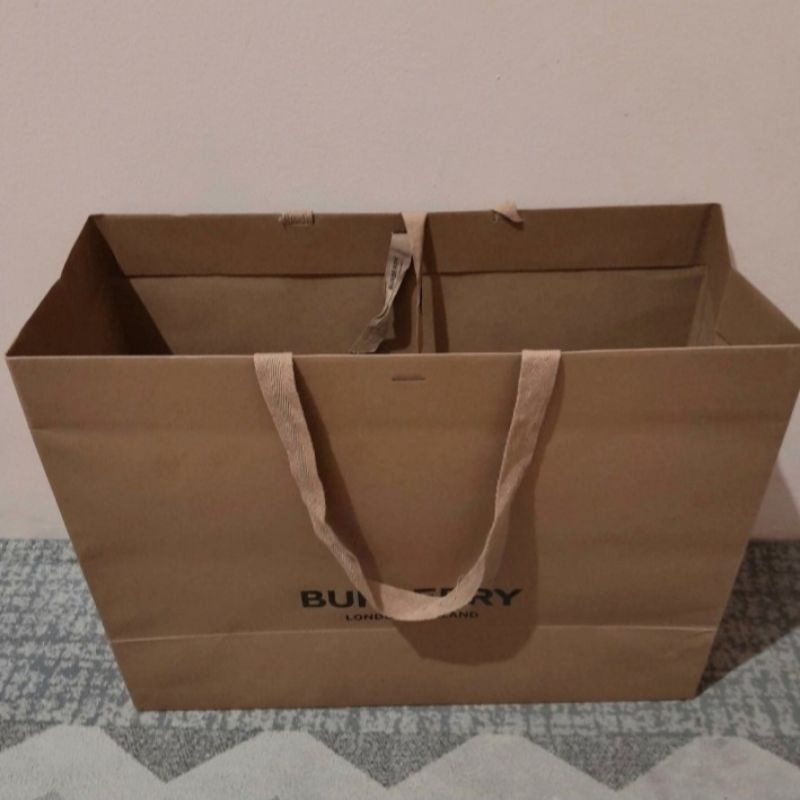 

KANTONG BELANJA PAPERBAG BRANDED AUTHENTIC ORIGINAL PAPER BAG BURBERRY