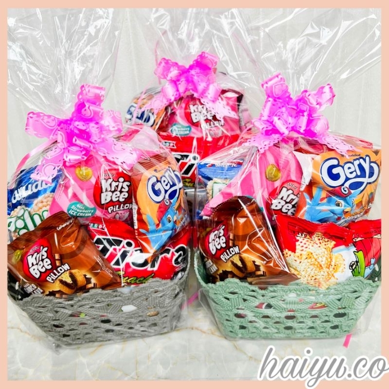 

[READY] Mini Parcel Lebaran idul Fitri Hadiah Parsel Snack isi 8 Mini Hampers Souvenir Ulang Tahun Wisuda Kado Bingkisan Murah by haiyu