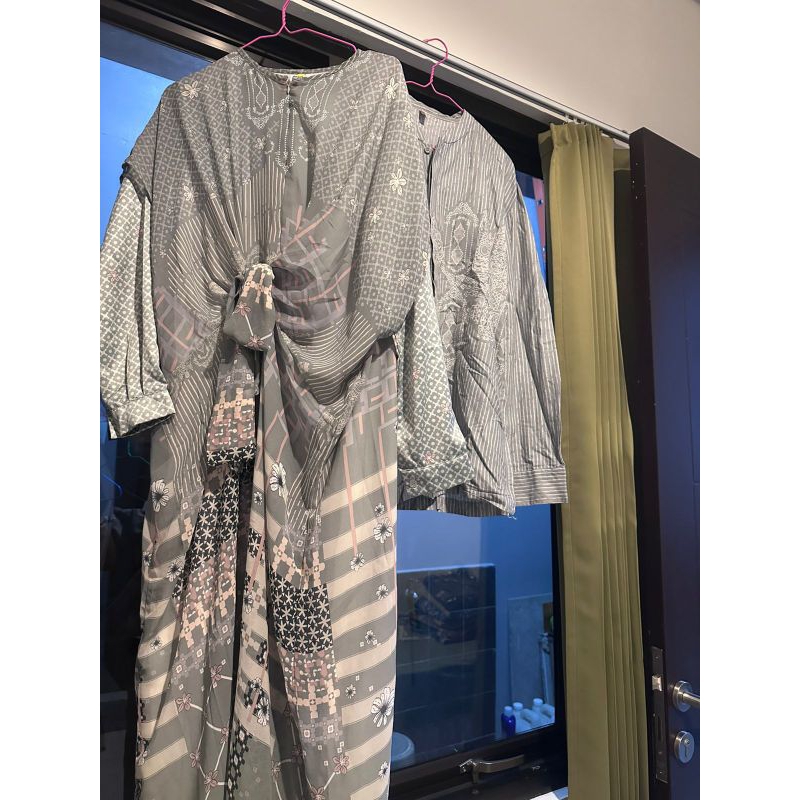 Preloved Vanilla Hijab Baju Lebaran Couple