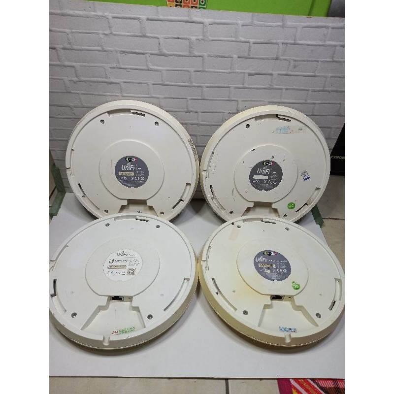 UNIFI AP_UNIFI AP LONG RANGE_UNIFI AP LR NORMAL UNIT ONLY BELUM ADOPTING/SETING