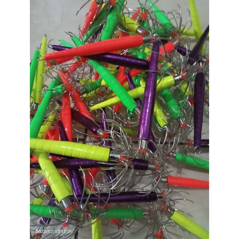 kail cumi cumi isolasi warna warni