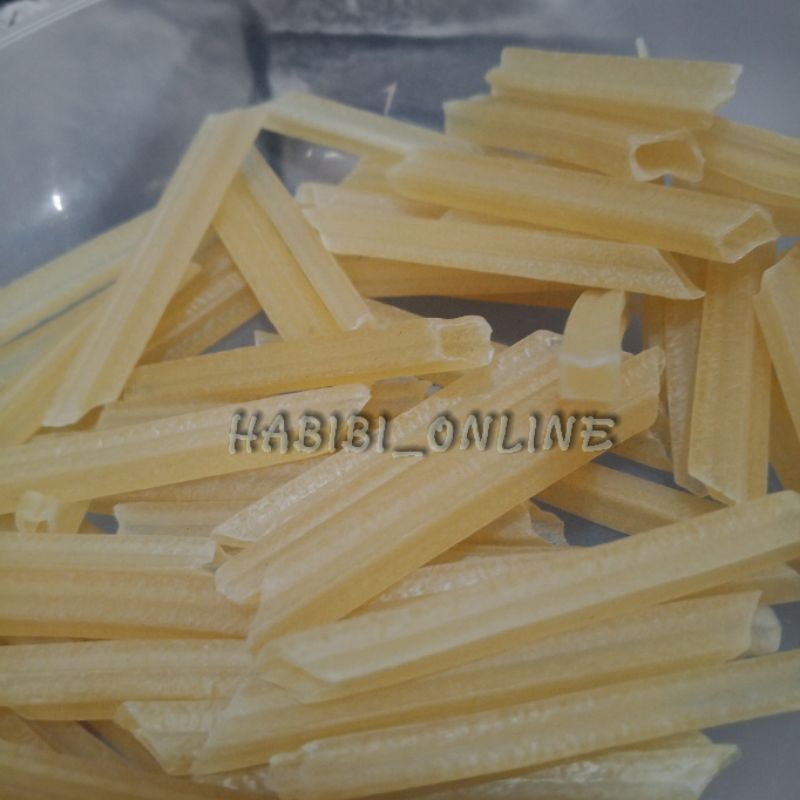 

KERUPUK STICK POTATO (MENTAH) 250gr GURIH RENYAH