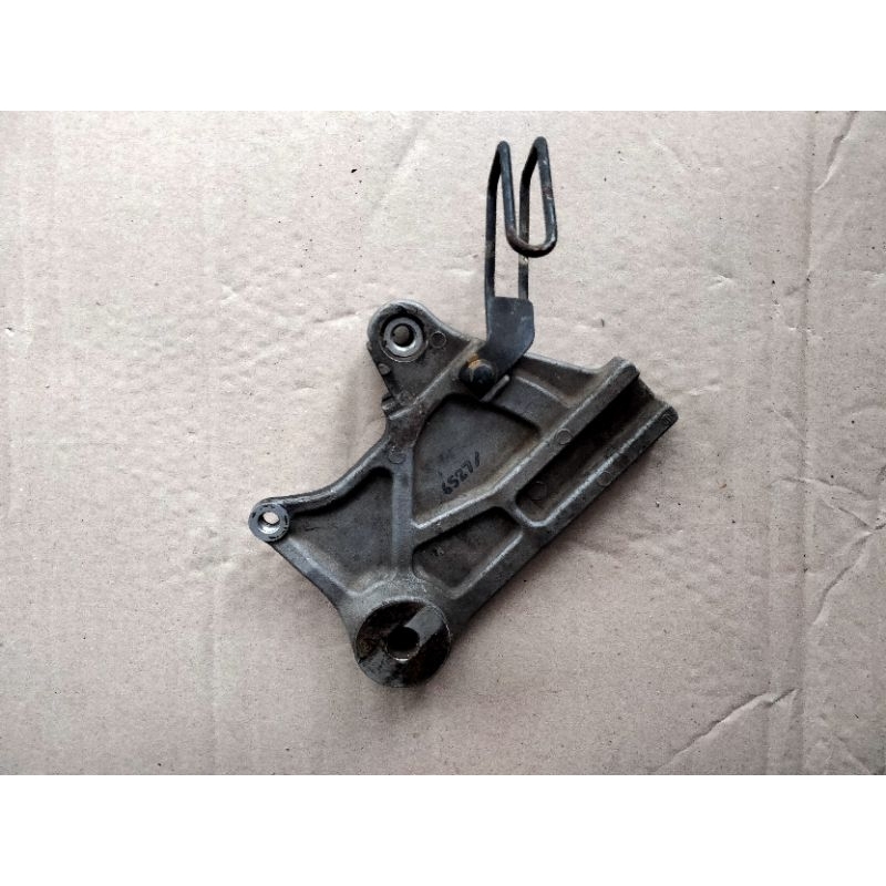 breket kaliper belakang honda supra gtr 150 original