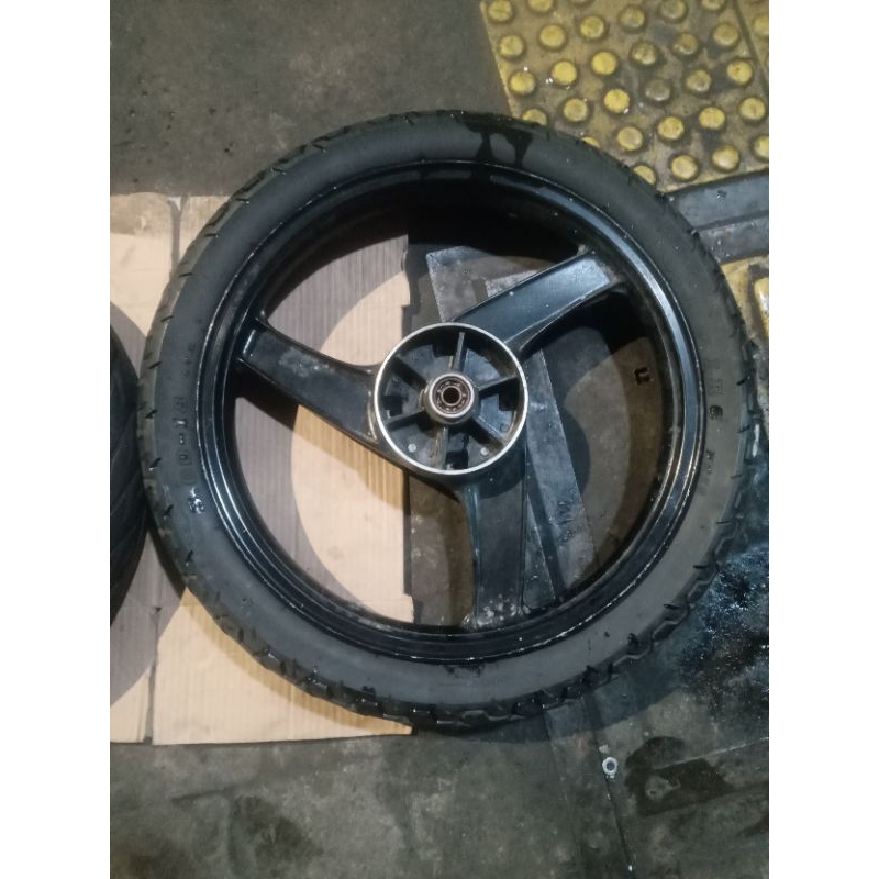 velg ninja r ori copotan+ban masih 90%