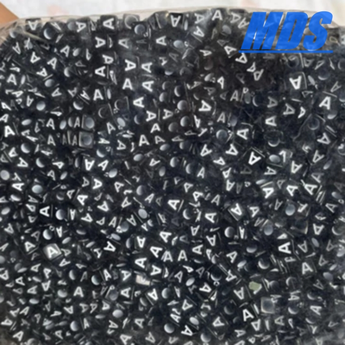 1pon manik huruf kotak khusus huruf A hitam putih