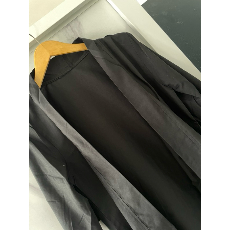pre-loved blazer hitam lengan sedang, blazer panjang tanpa kancing, blazer wanita, blazer kerja