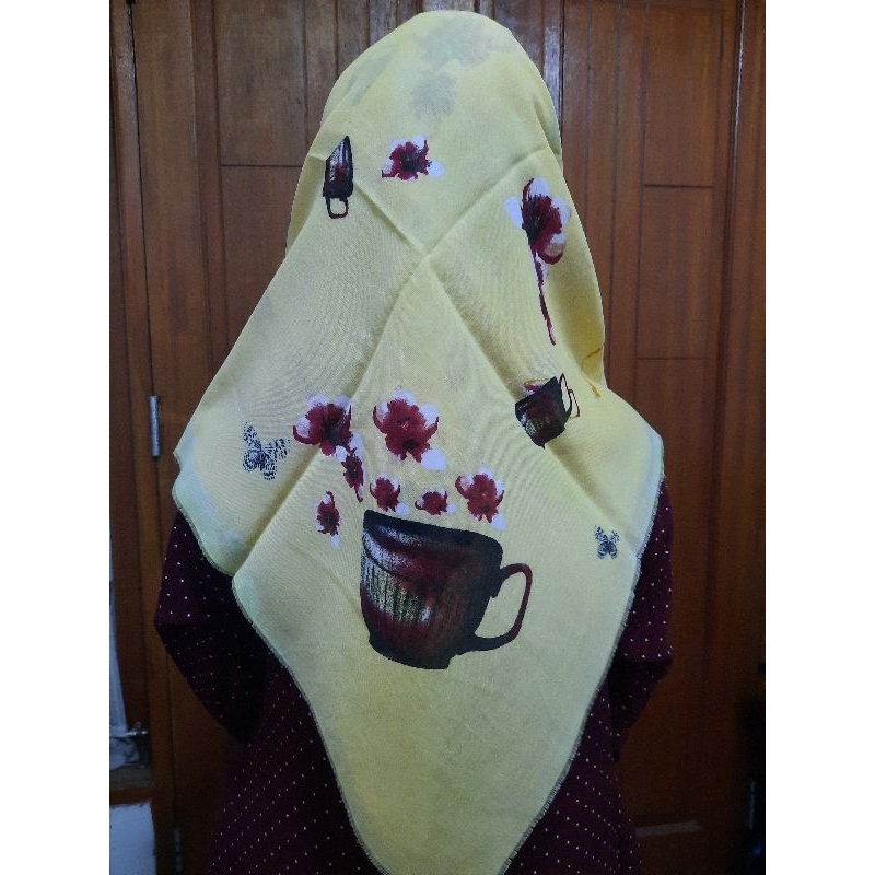 HIJAB SEGI EMPAT RAWIS ANSANIA MOTIF CANGKIR BUNGA