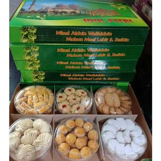 

PAKET KUE LEBARANIDUL FITRI PARCEL LEBARAN HYRA.SNACK