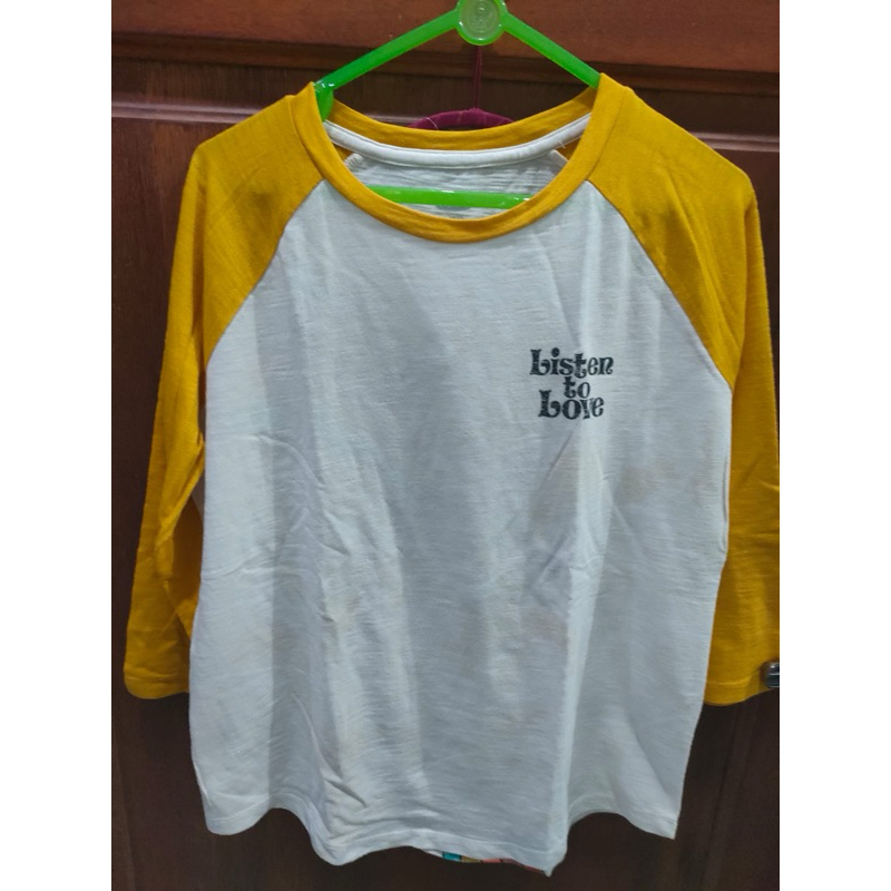 kaos lengan panjang abu kuning