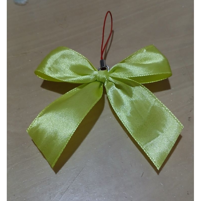 

gantungan pita bisa reques warna pita