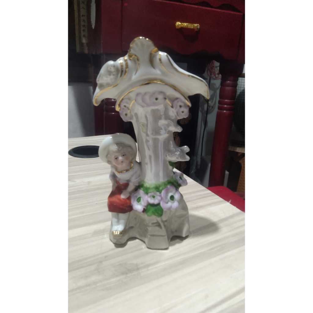 Patung Eropa Anak Perempuan Duduk Keramik Kuno Jadul Antik