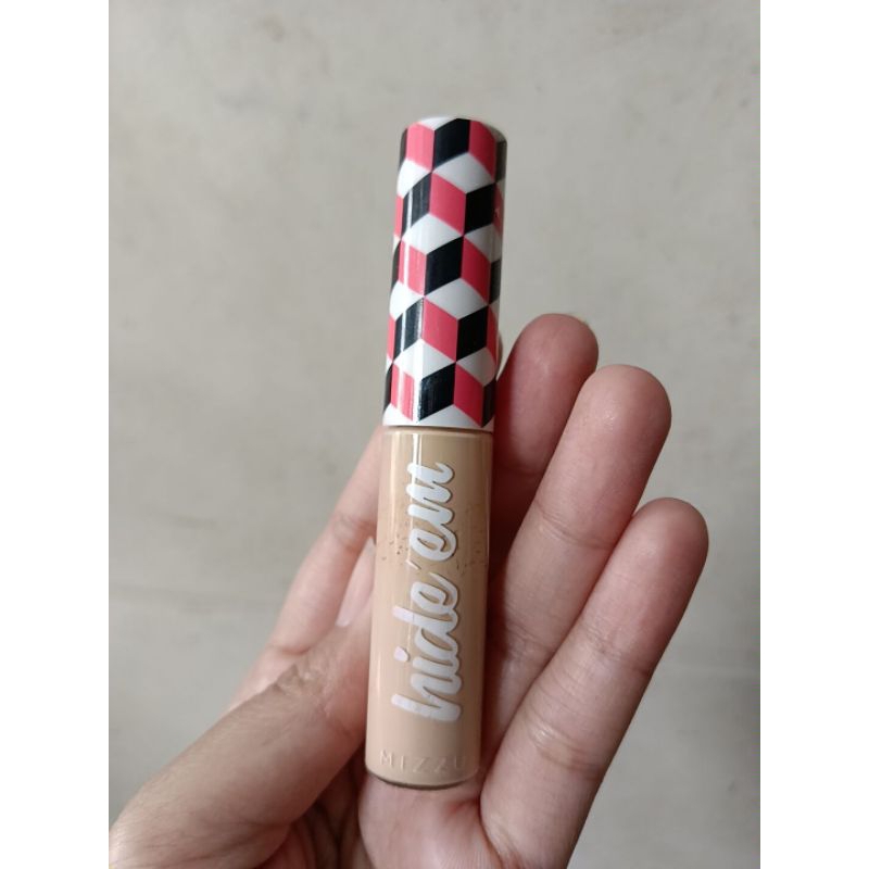 Preloved Contour & Concealer Mizz U Kosmetik