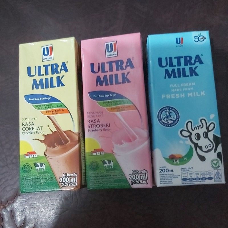 

Ultra Milk Susu UHT Cokelat, Stroberi dan Full Cream 200 Ml