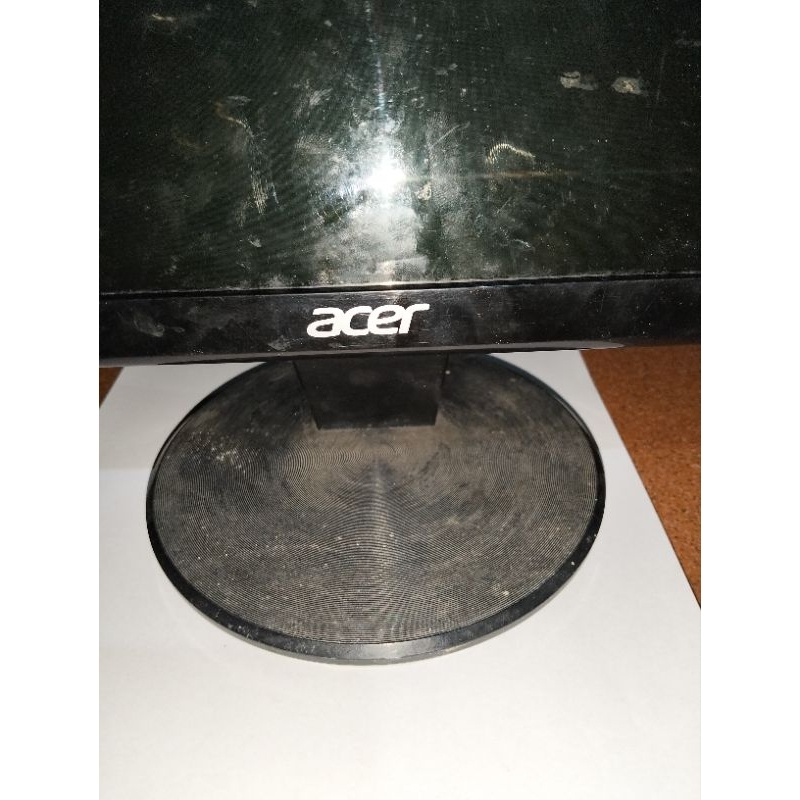 Kaki Monitor Acer P166HQL