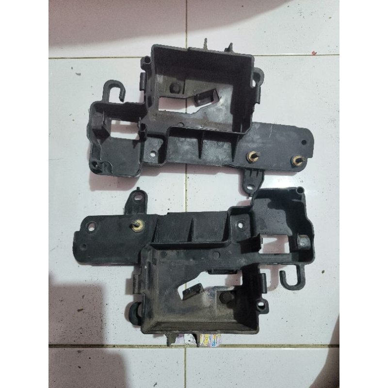 Tempat dudukan aki Byson karbu