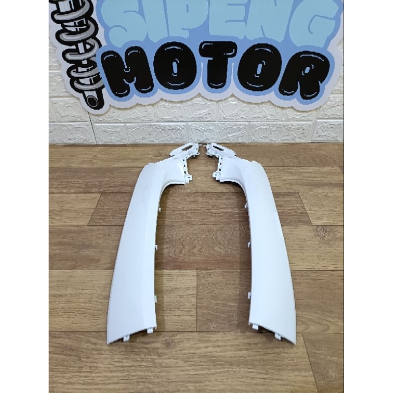 SAMBUNGAN DEK BAWAH LANTAI BAWAH KANAN KIRI NEW SCOOPY FI LED ESP PUTIH 2020 2021 2022 2023 2024 TEN