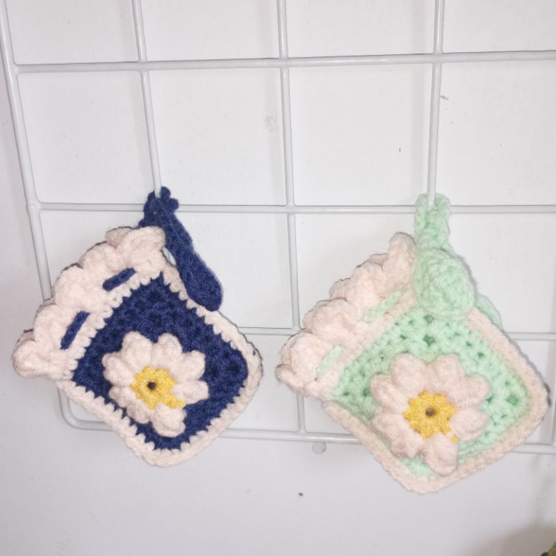 pouch mini earphone,pouch mini serbaguna,pouch rajut,souvenir rajut,pouch aesthetic