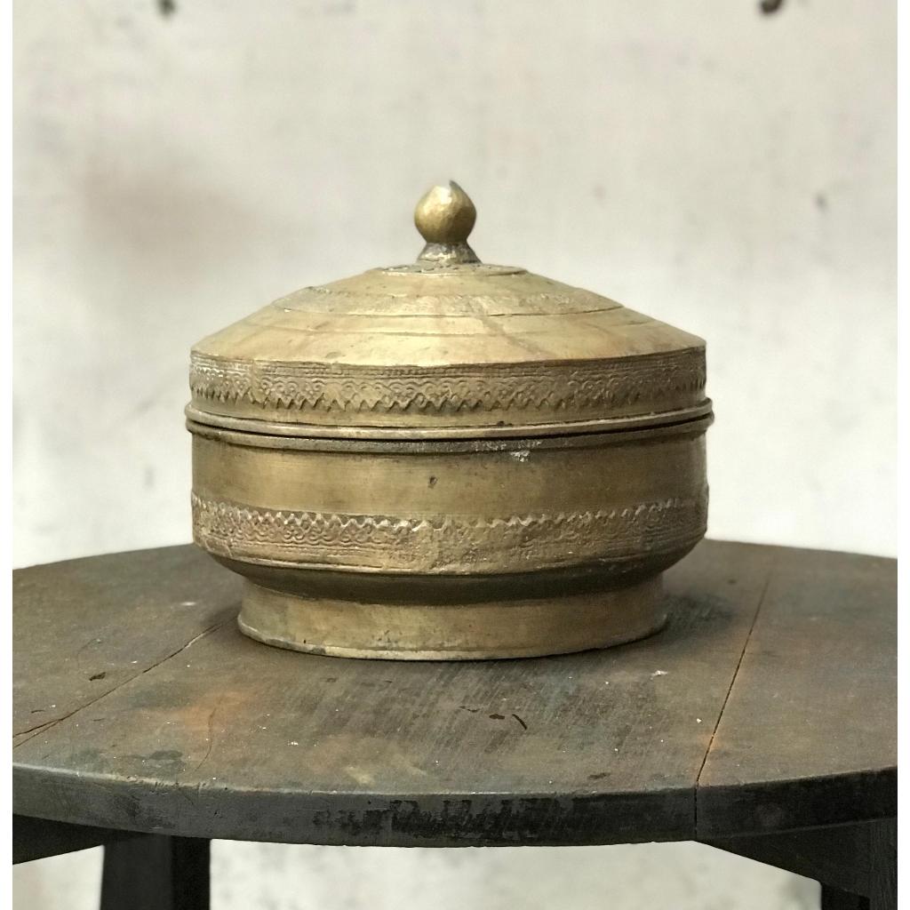 Bokor tutup ukir kuningan Lawas