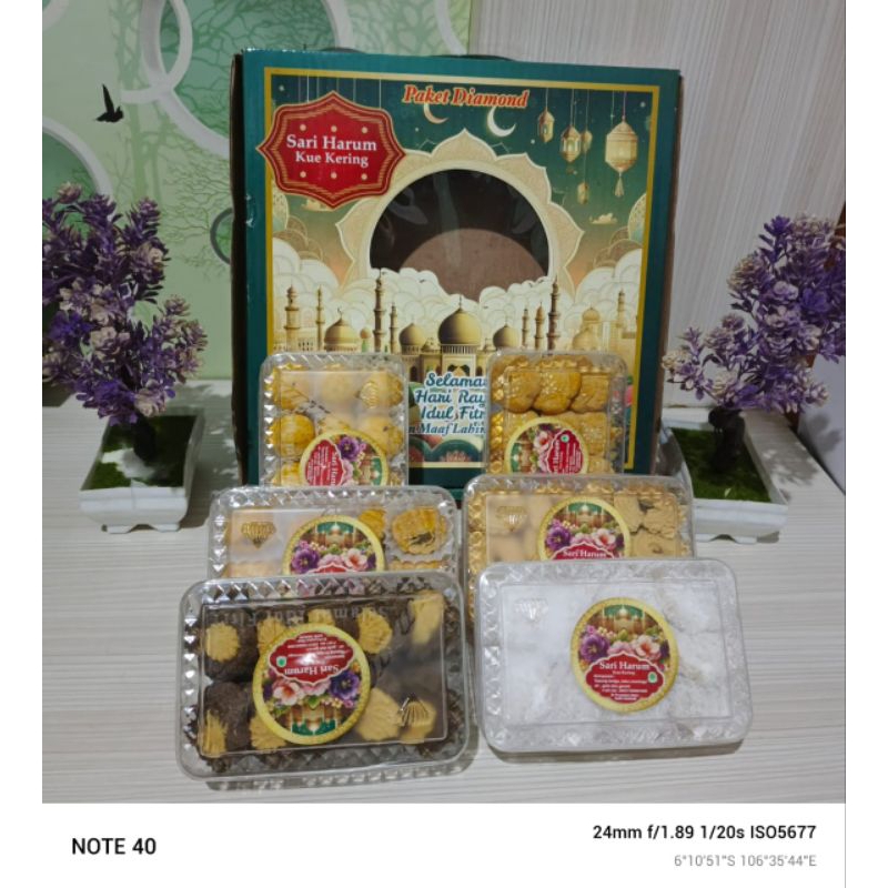 

PAKET KUE KERING SARI HARUM DIAMOND ISI 6'TOPLES,BESS DIP CHOKLAT CRISPY BAL BAG ISI 40 PCS