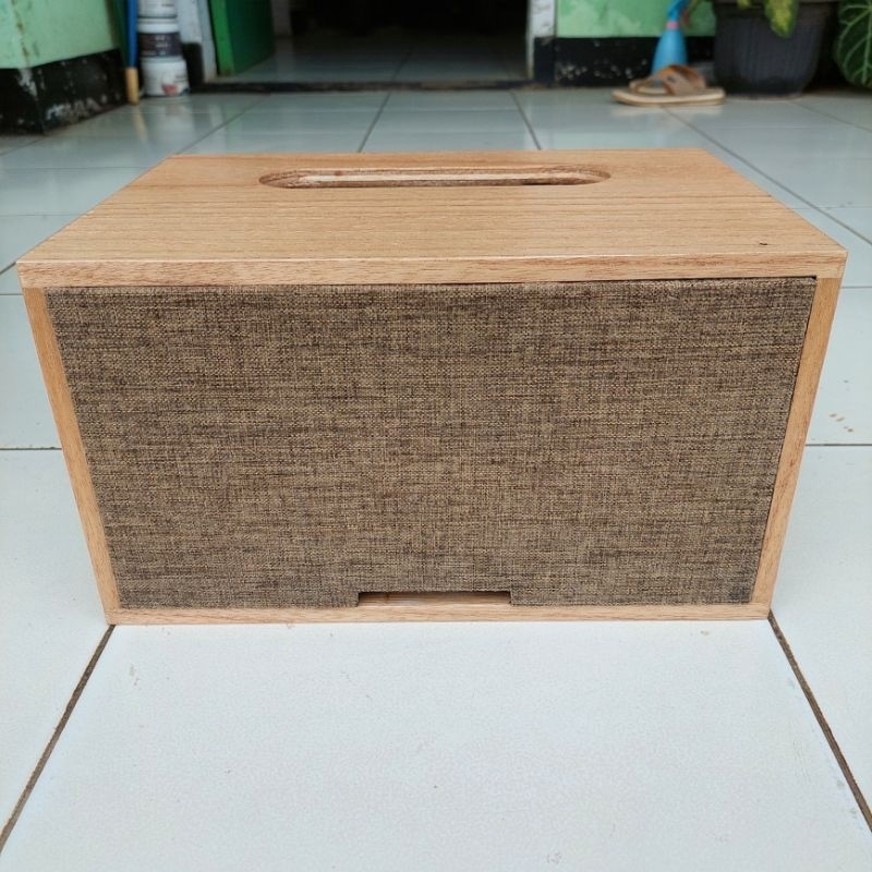 Box Speaker 2.1 Subwoofer 4 Inch dan Satelit 2 Inch dengan Lubang Angin