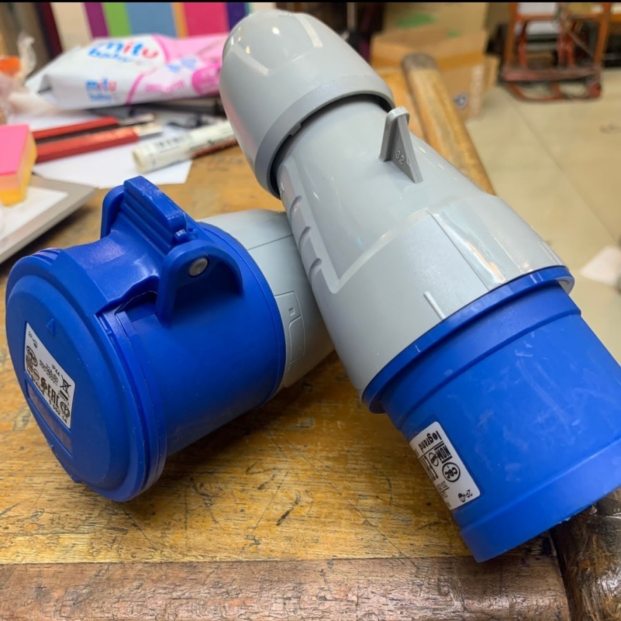 legrand mobile mounting 32A 3pin 2P+E 1phase 1set