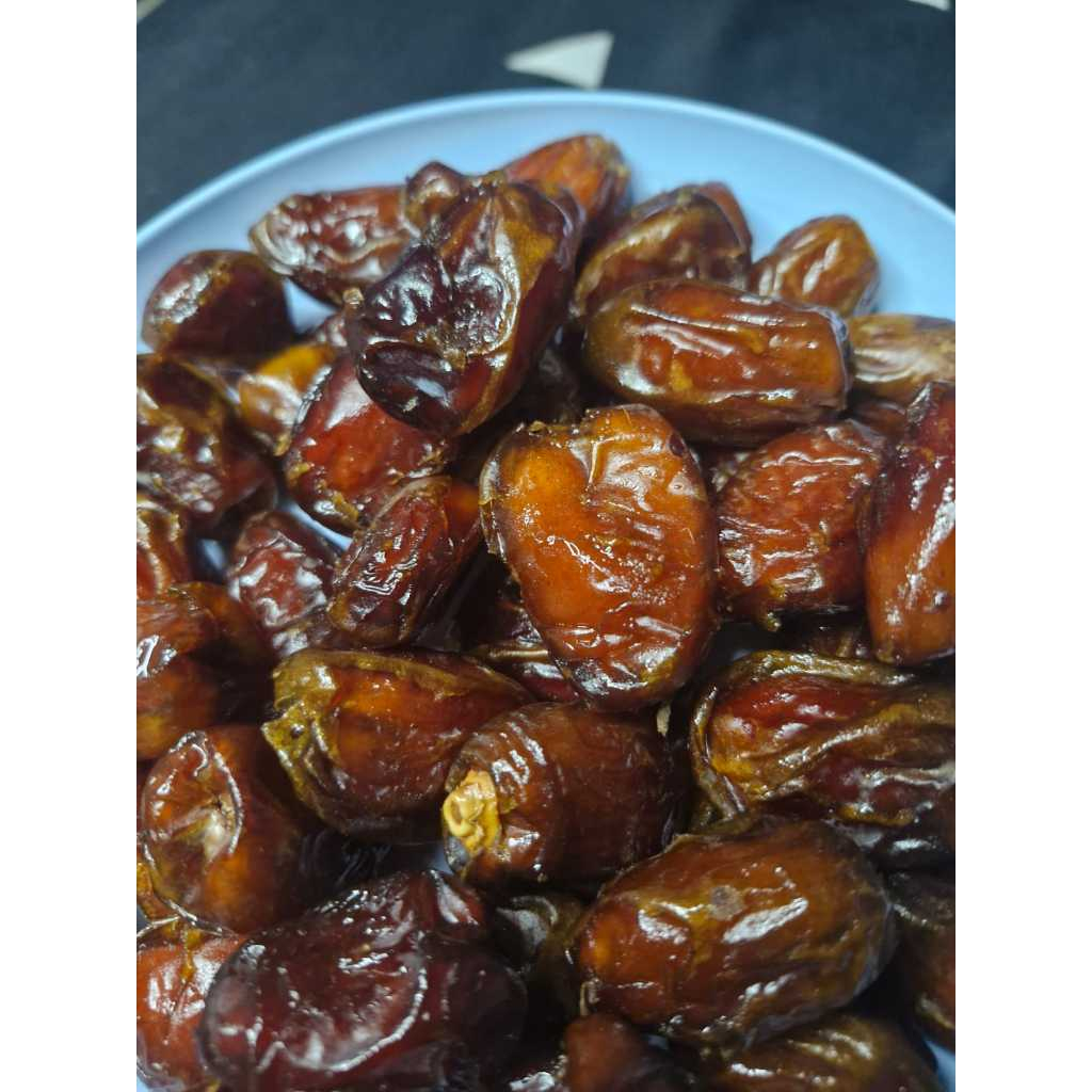 

Kurma Mesir 1kg Golden Valley Orient